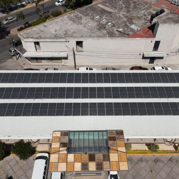 Sistema fotovoltaico en industria hotelera en Irapuato